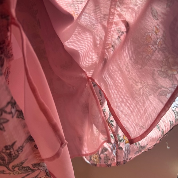 LOFT Pink Base Floral Print Blouse Sz MP - Picture 7 of 9